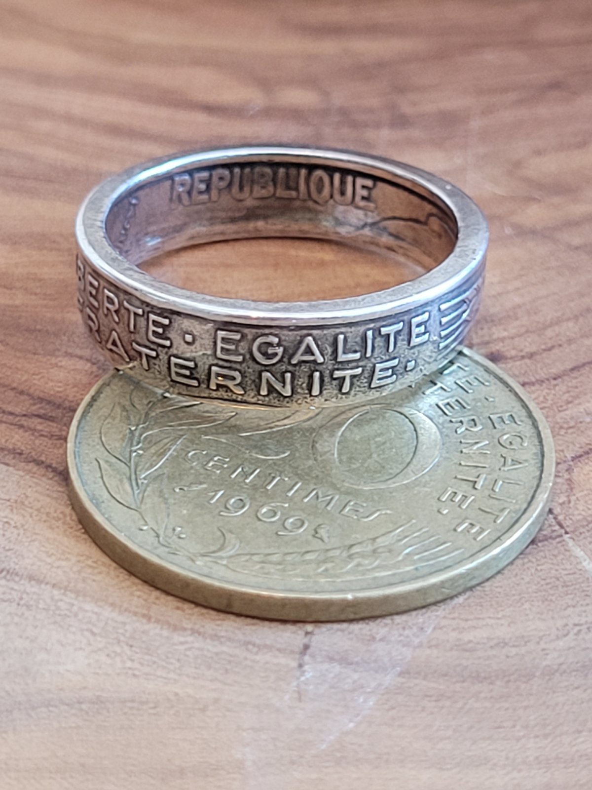 Bague piece monnaie 20 centimes de franc plaque argent vieilli liberte egalite fraternite Art Senik Creations